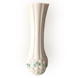 Belleek Daisy Spill Shamrock Vase